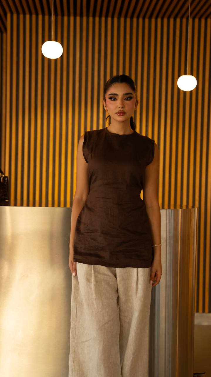 Linen fabric set consisting of a blouse and pants.C:237