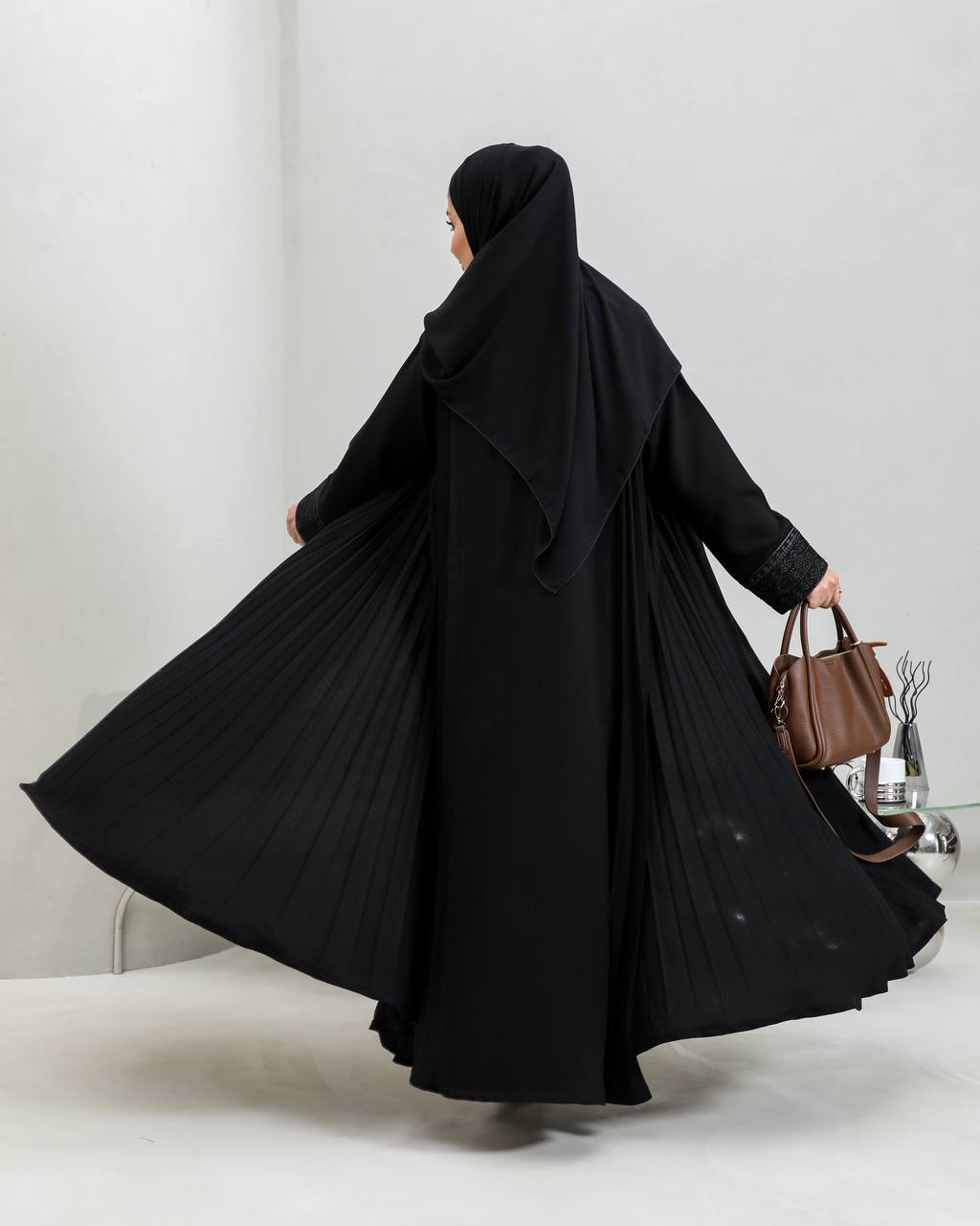 Black abaya, made of luxurious crepe fabric with embroidery C:6659