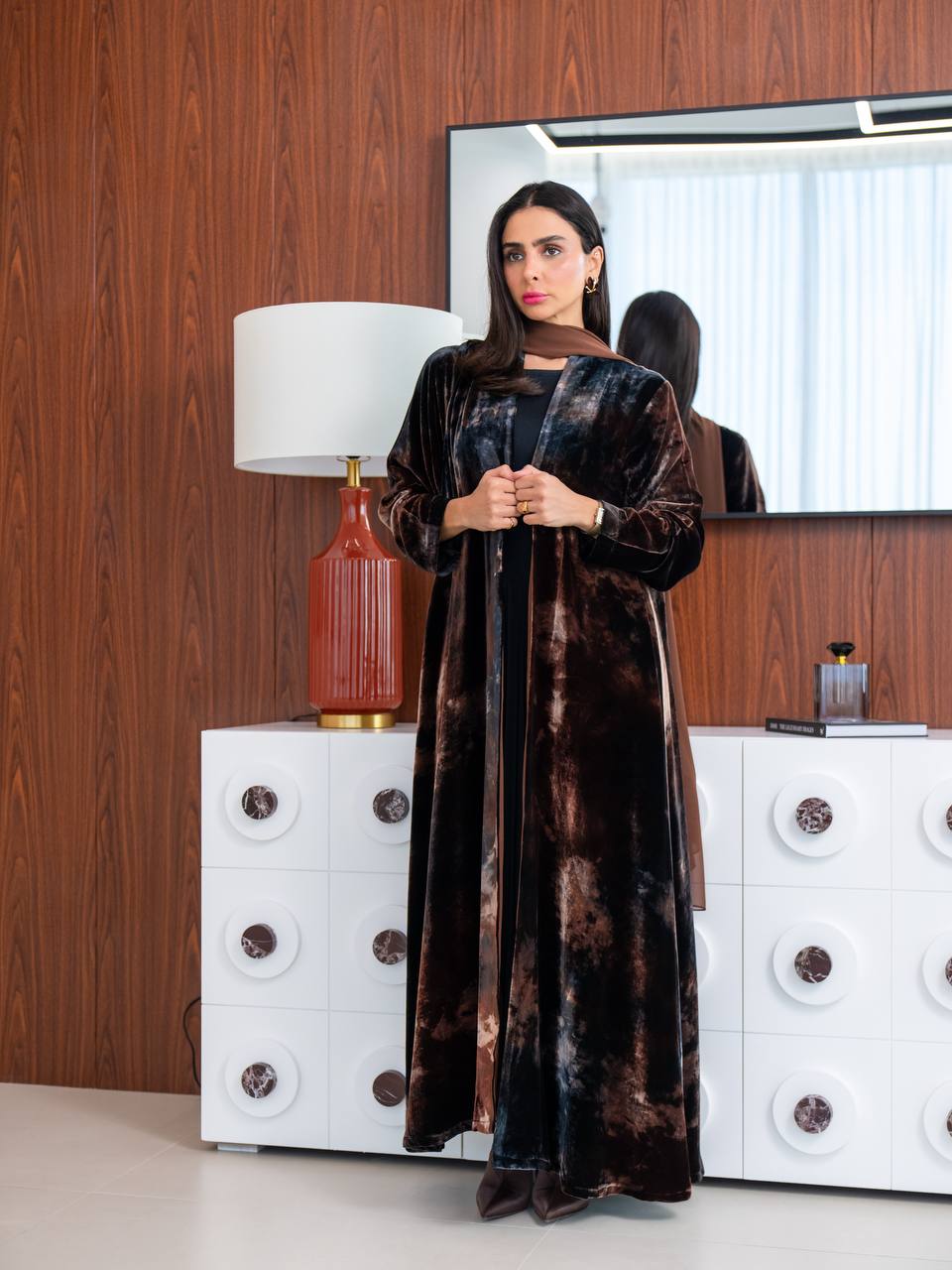 Abaya made of patterned velvet. C:6739