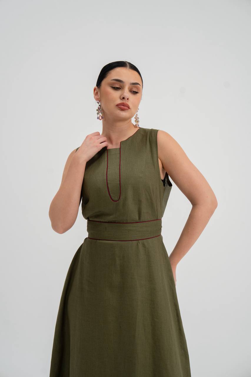 Linen dress in olive green. C:227
