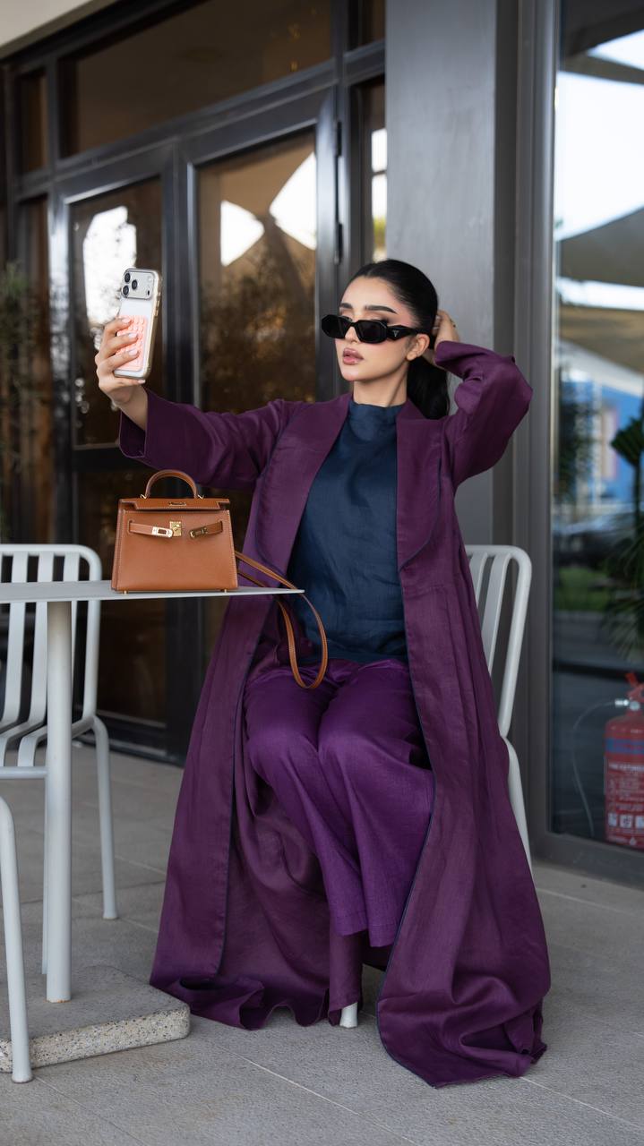 Linen abaya in purple.C:6633