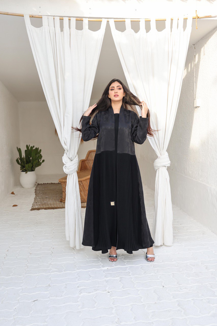 ABAYA CREPE WITH PLEATED C:6419BLACK