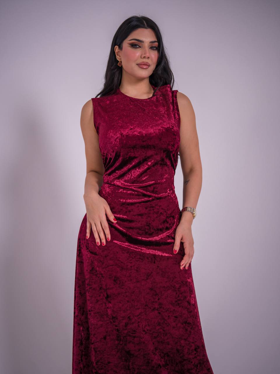 Burgundy velvet dress. C:223 Red