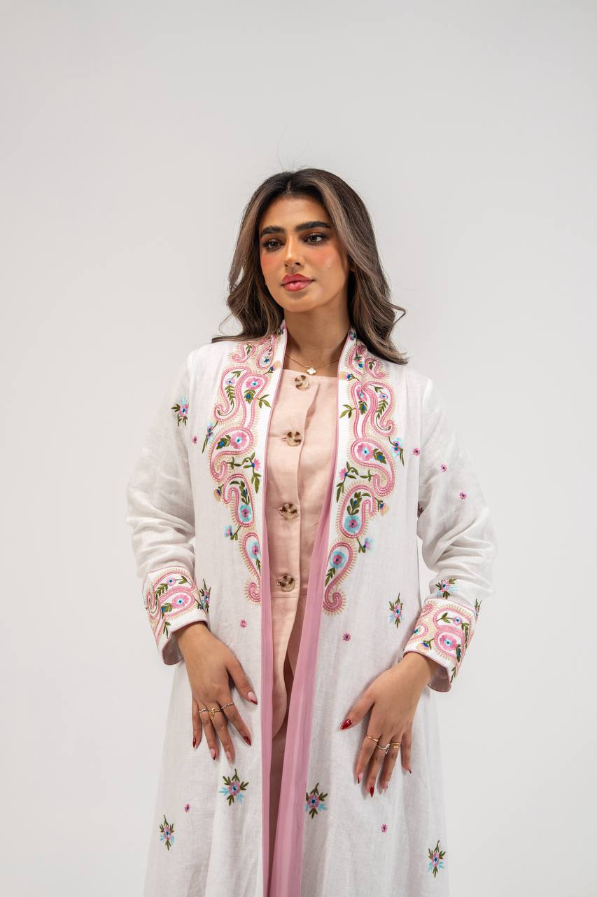 عباية لينن باللون الابيض مع تطريز . C:6772