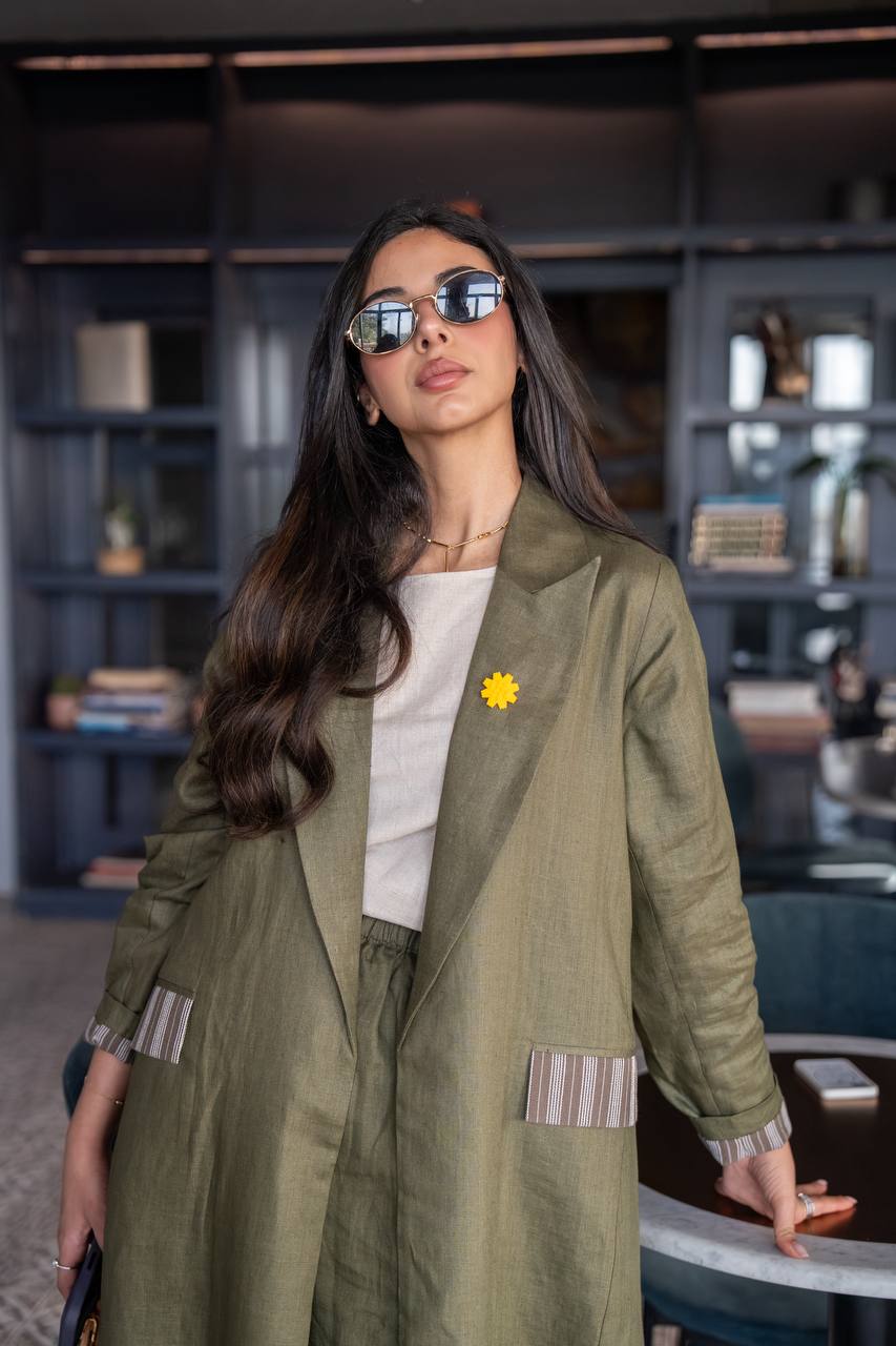 عباية بخام اللينن باللون الاخضر .C: 6777