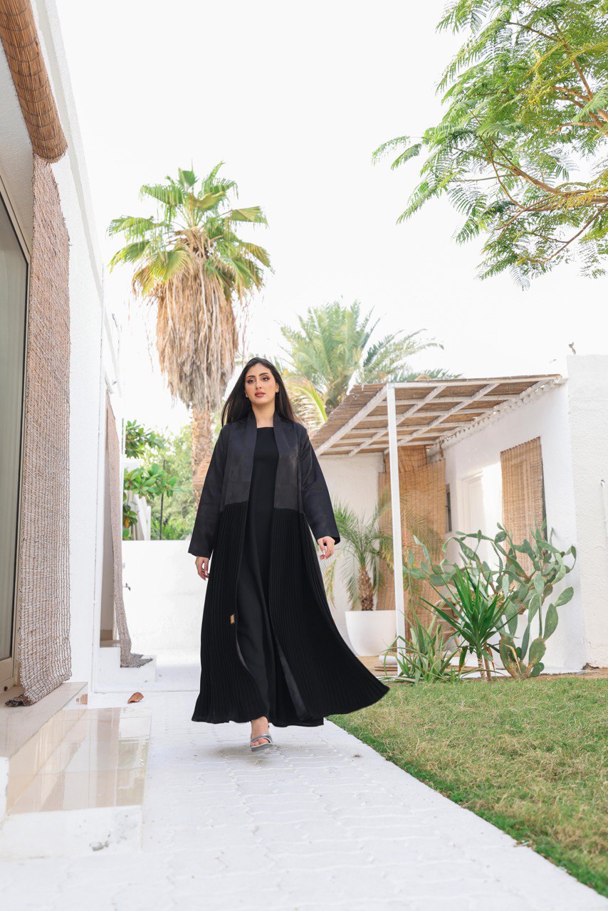ABAYA CREPE WITH PLEATED C:6419BLACK