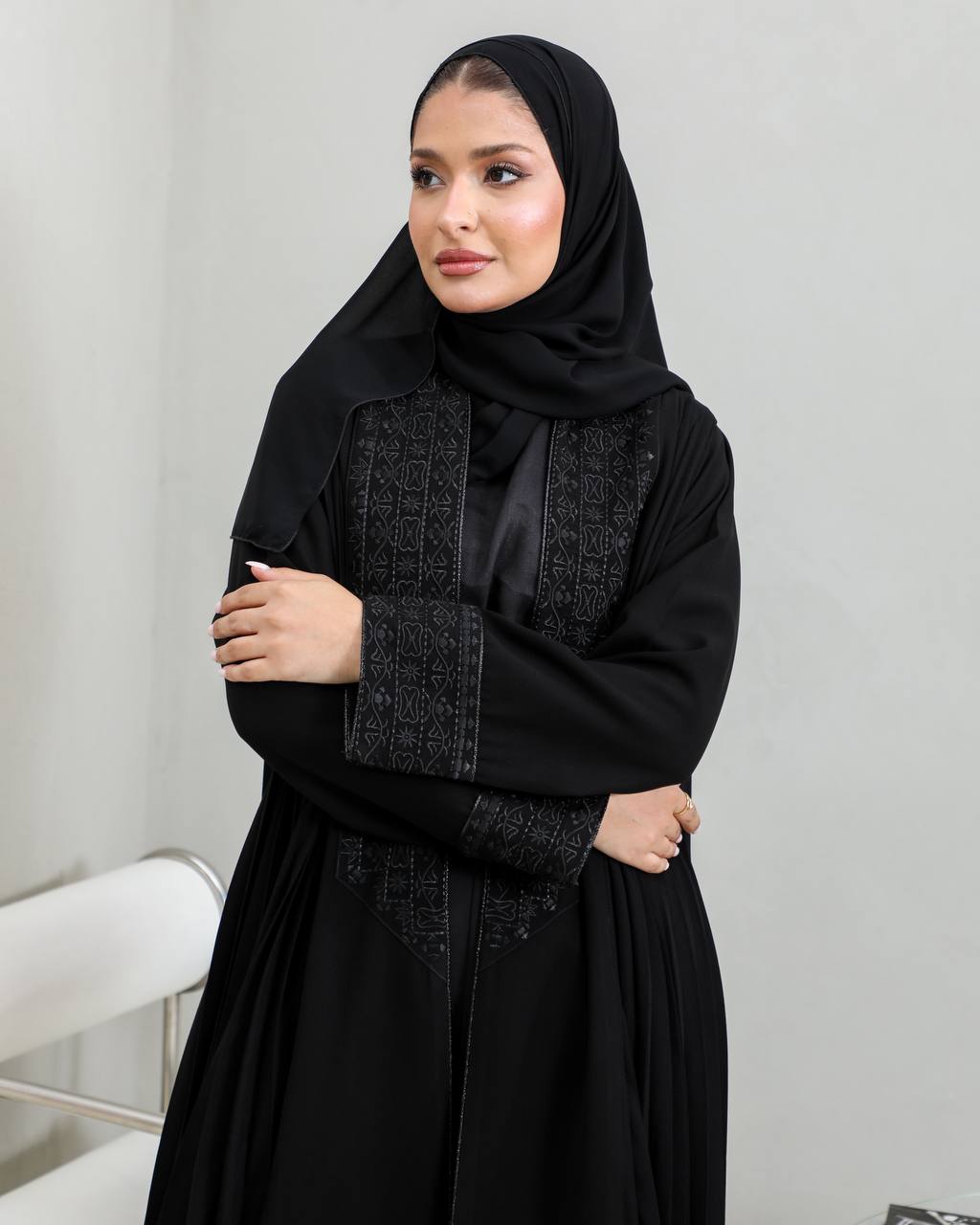 Black abaya, made of luxurious crepe fabric with embroidery C:6659