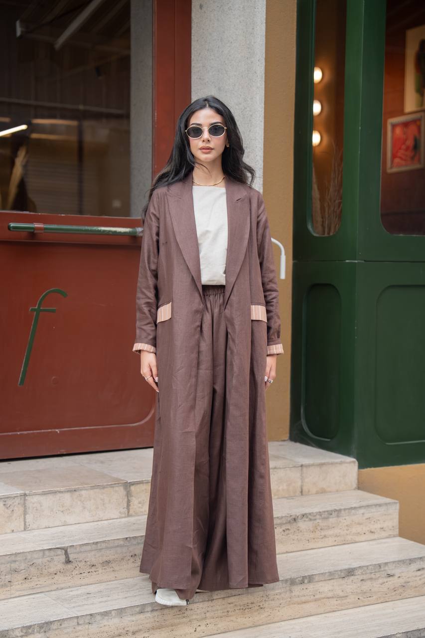 Linen abaya in brown. C:6777