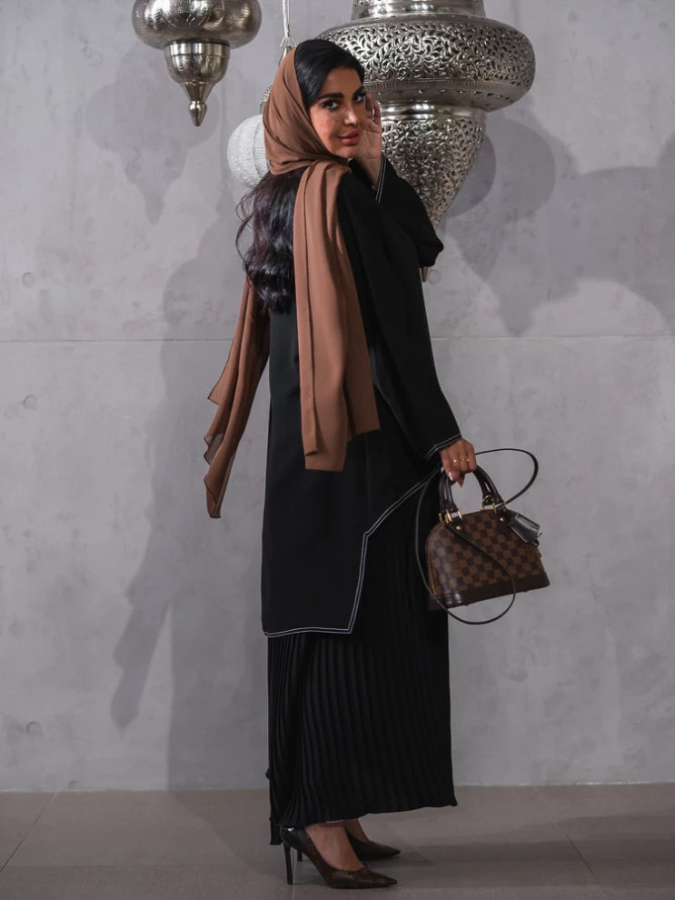 ABAYA BLACK PLEATED WITH SMALL BROWN BELT C:6455 BLACK