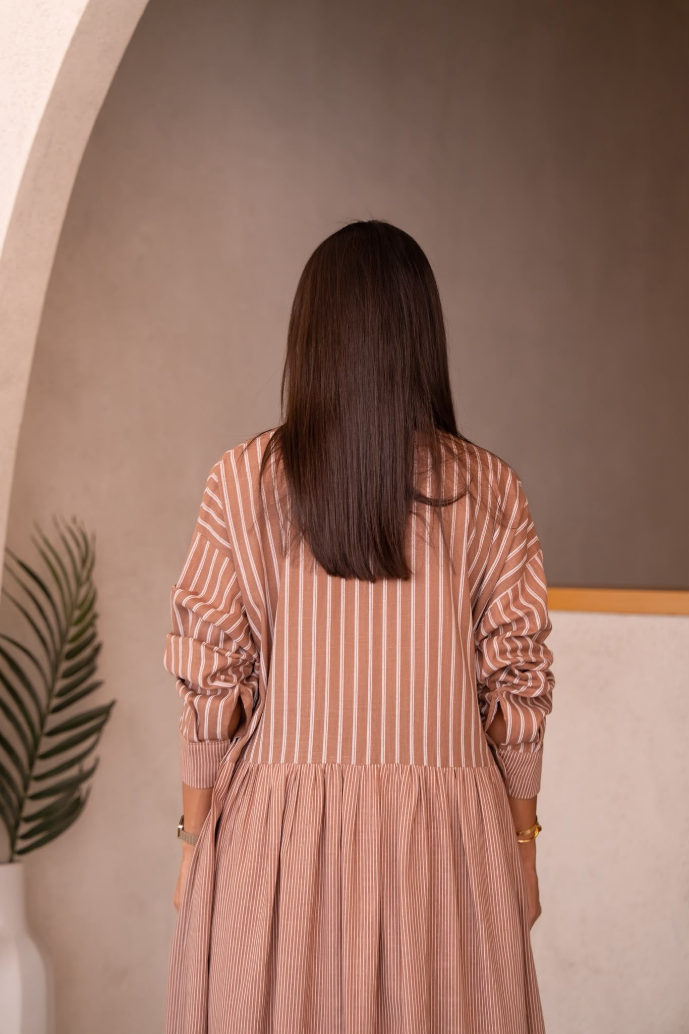 Linen abaya in flesh color.C:6821