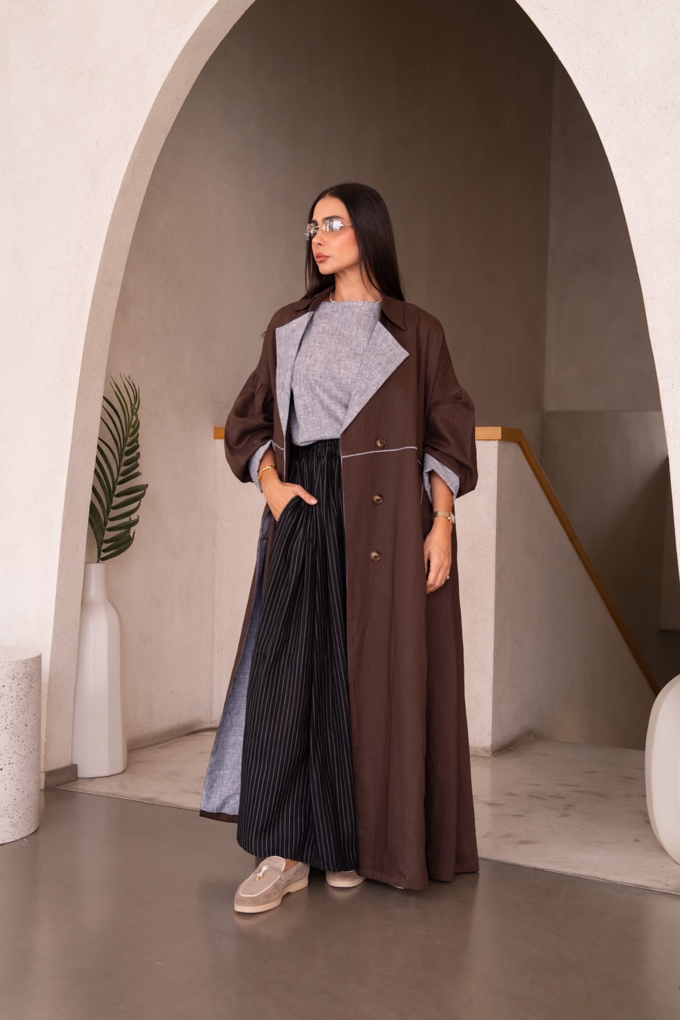 A brown linen abaya.C:6825