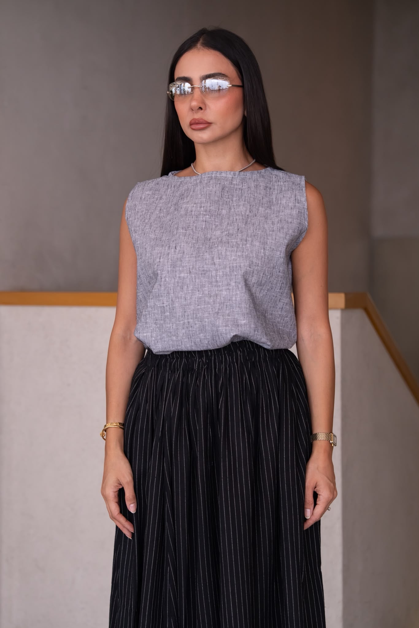 A blouse and skirt set.C:251