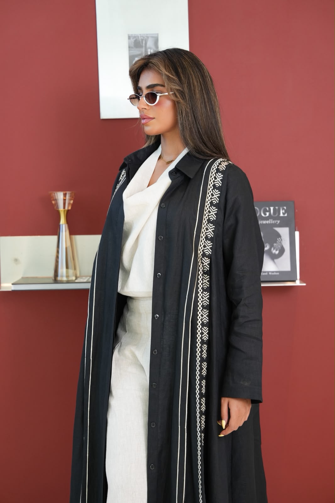Linen abaya in black.C:6683