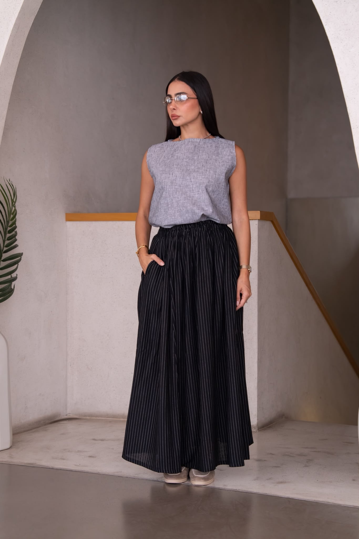 A blouse and skirt set.C:251