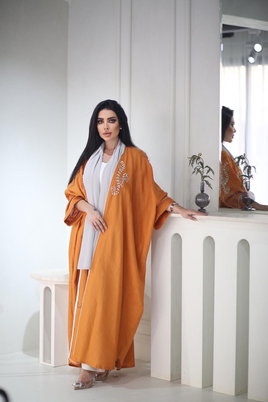 بشت باللون البرتقالي منقوش بالخرز اليدوي باللون البيج خامه لنن فري سايز C:6336