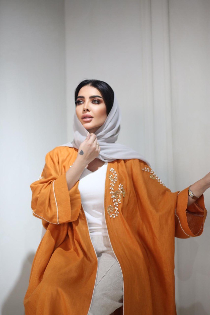 بشت باللون البرتقالي منقوش بالخرز اليدوي باللون البيج خامه لنن فري سايز C:6336