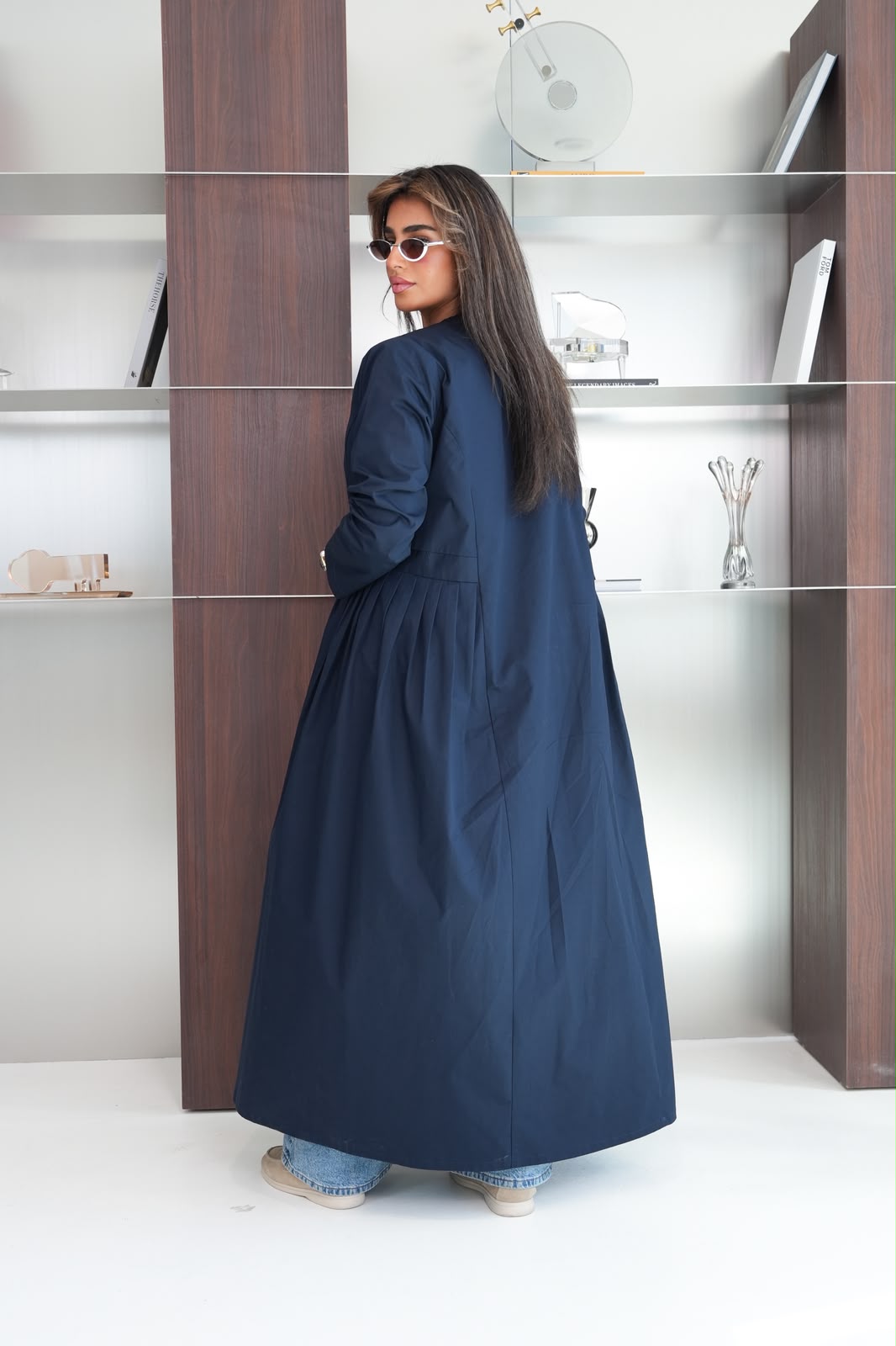 Crepe abaya in navy blue.C:6814