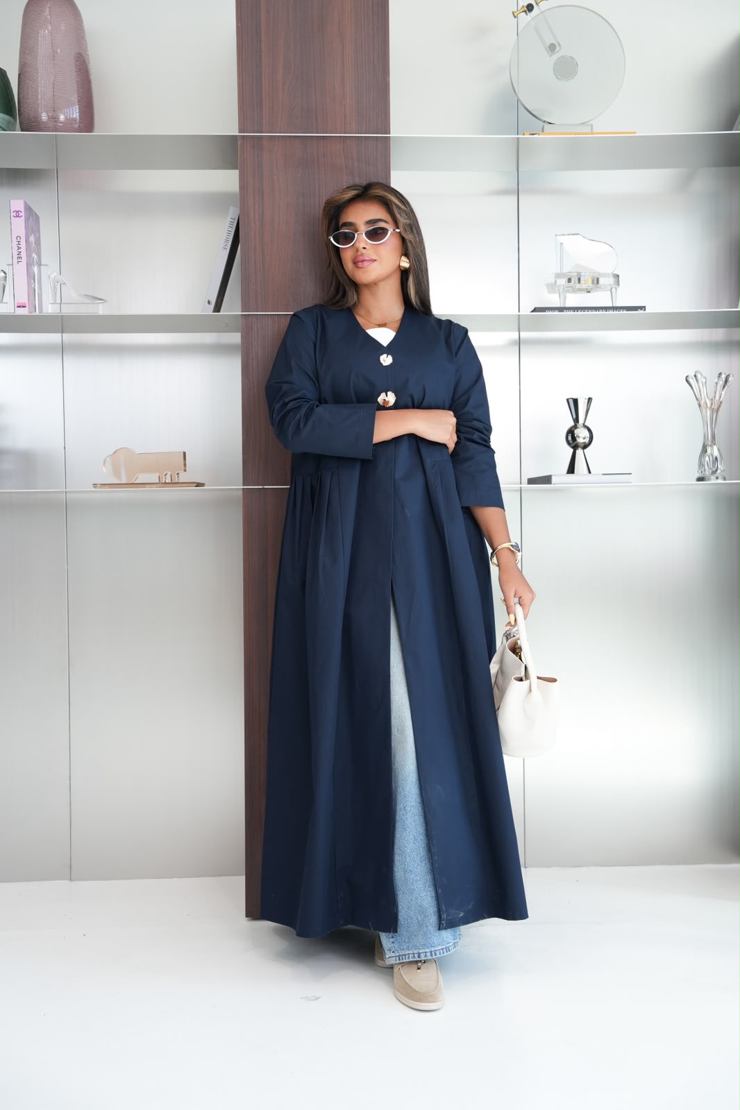 Crepe abaya in navy blue.C:6814