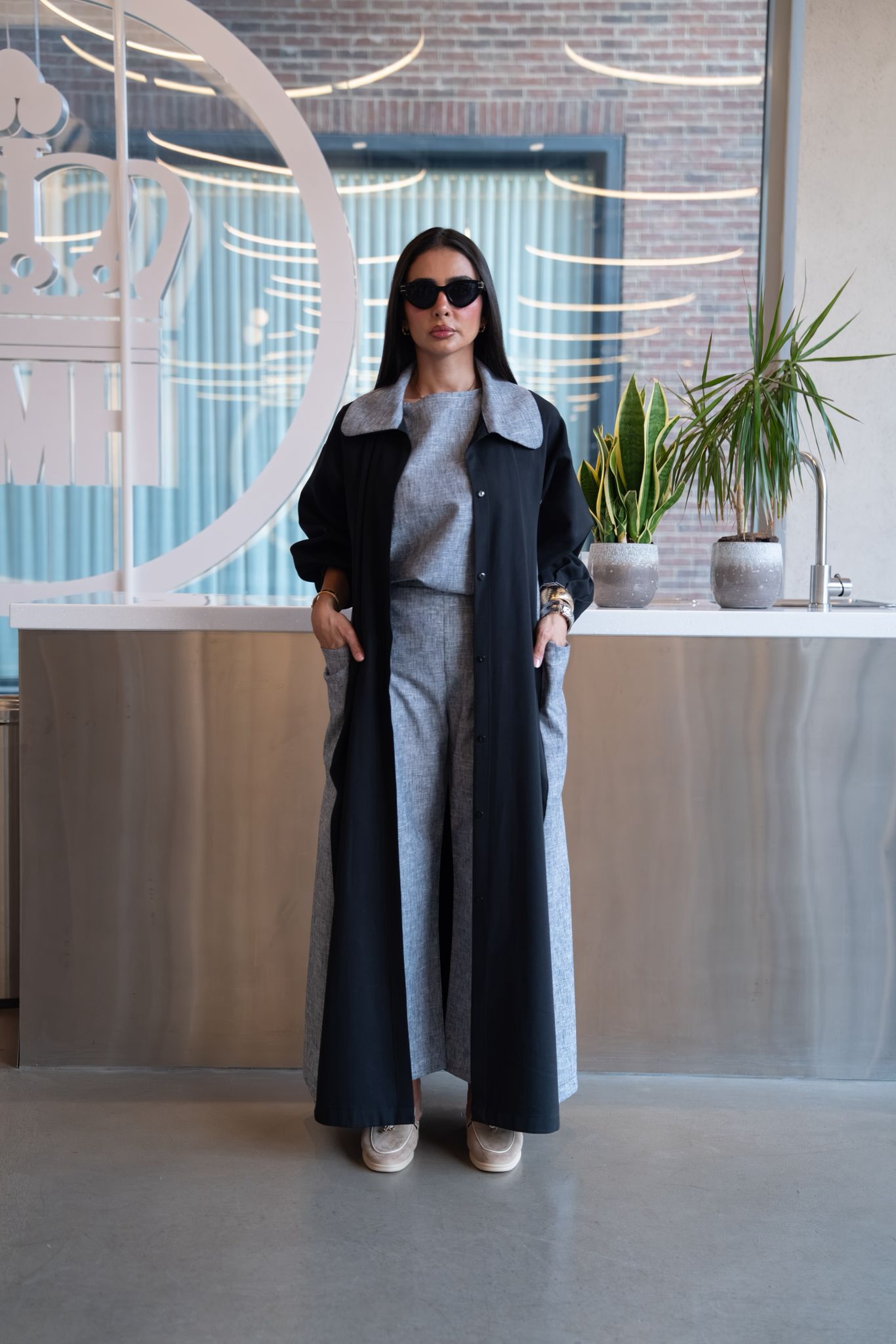 Linen abaya in black.C:6826