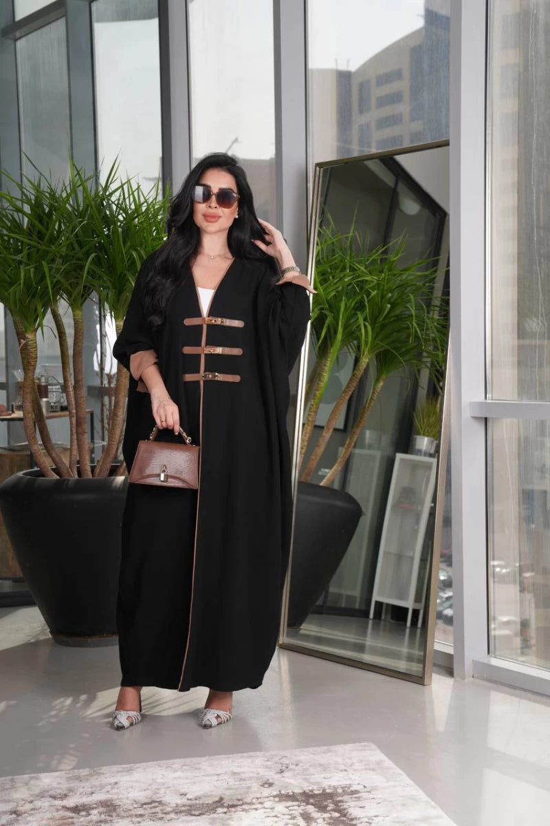 Black abaya with a leather belt in the front The cloth is crepe Free size C:2063 (Free size)