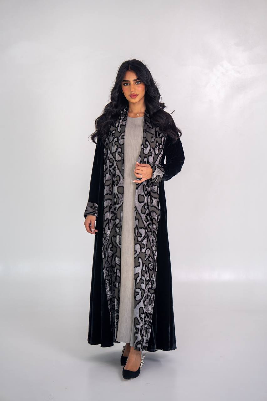 Black velvet abaya. C:6713