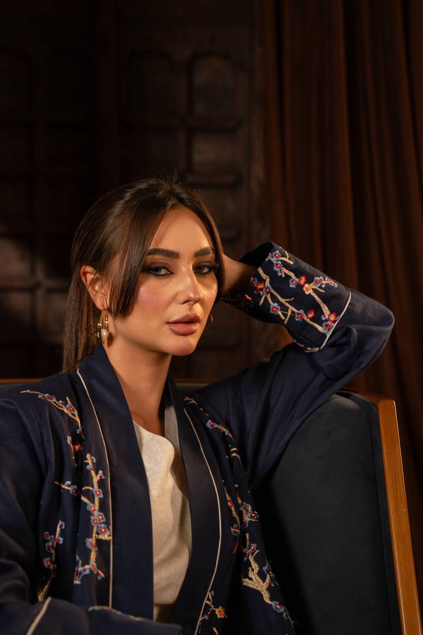 Linen abaya in navy blue with embroidery. C:6760 Blue