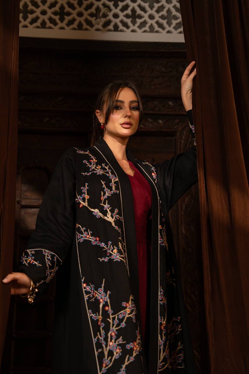 Linen abaya in black with embroidery. C:6760 Black