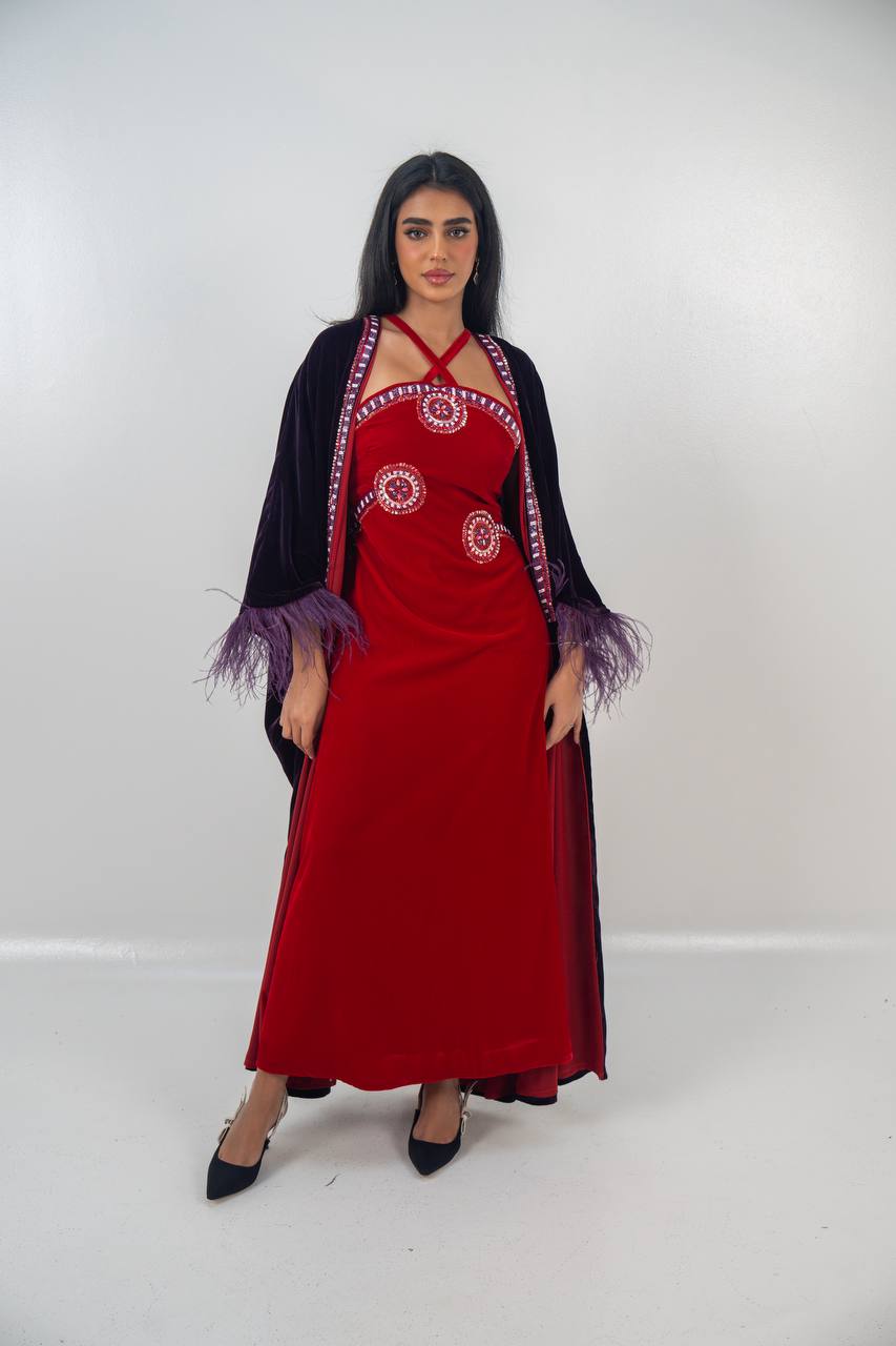 Velvet set with hand embellishment, consisting of a bisht and dress.C:6717