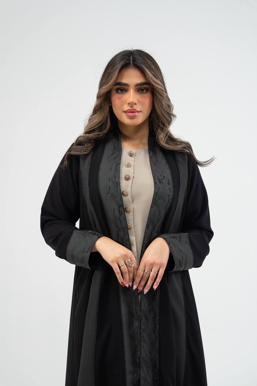 عباية بخام كريب مع الجاكار باللون الاسود . C: 6774 black crepe