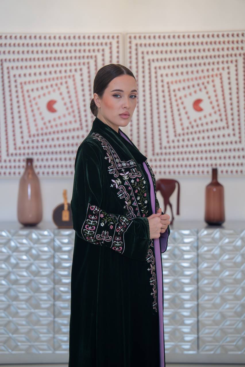 Embroidered velvet abaya, olive green. C:6708