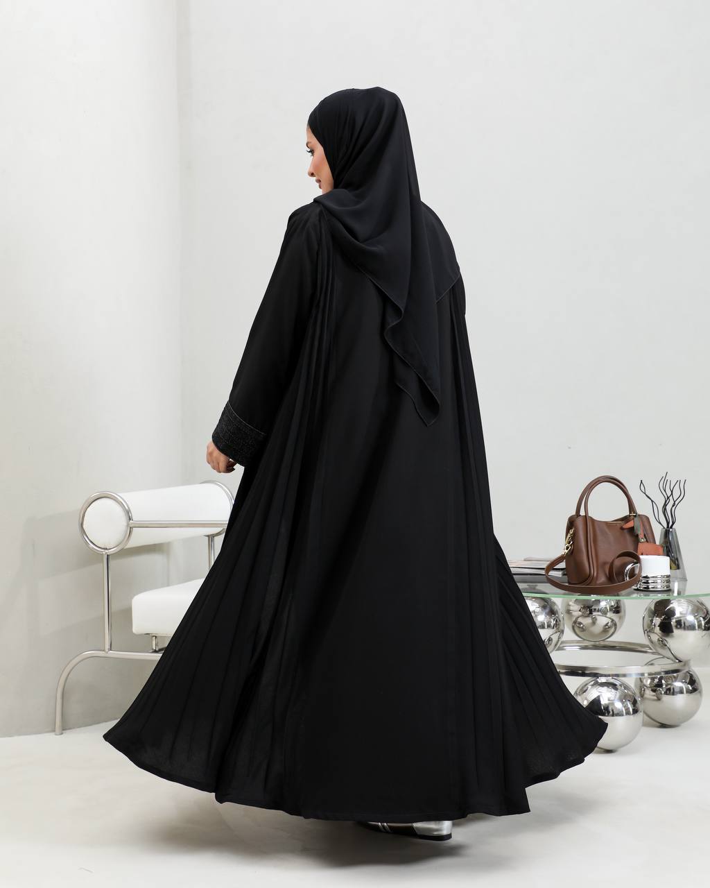 Black abaya, made of luxurious crepe fabric with embroidery C:6659