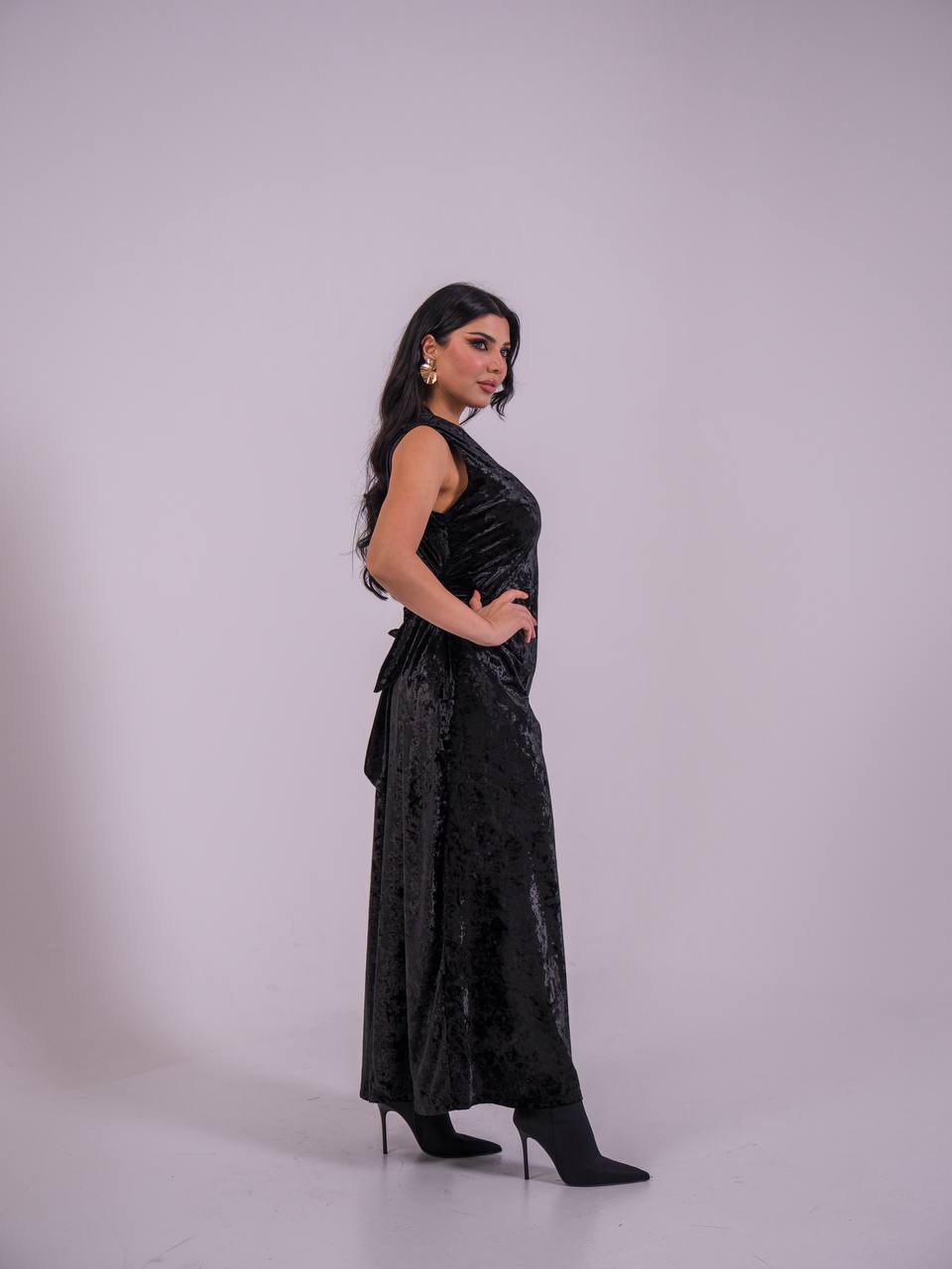 black stretch velvet dress. C:223 Black