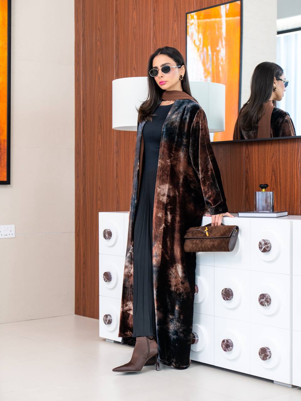 Abaya made of patterned velvet. C:6739