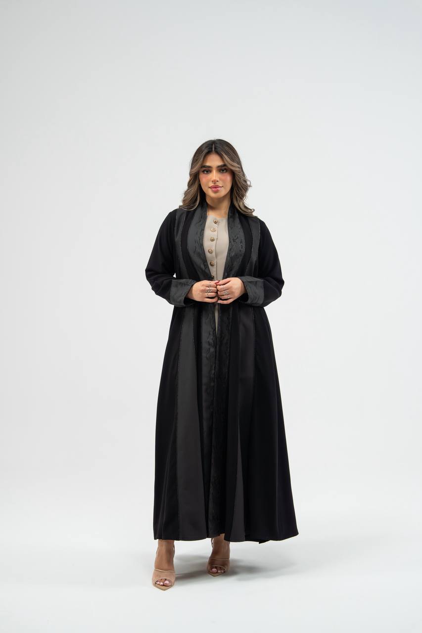 عباية بخام كريب مع الجاكار باللون الاسود . C: 6774 black crepe