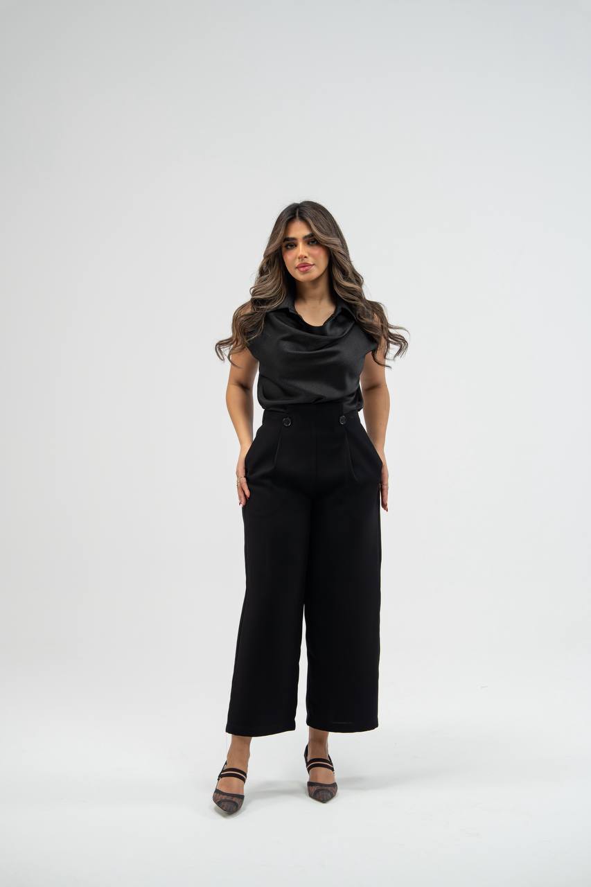 Silk crepe blouse and trousers set. C:233