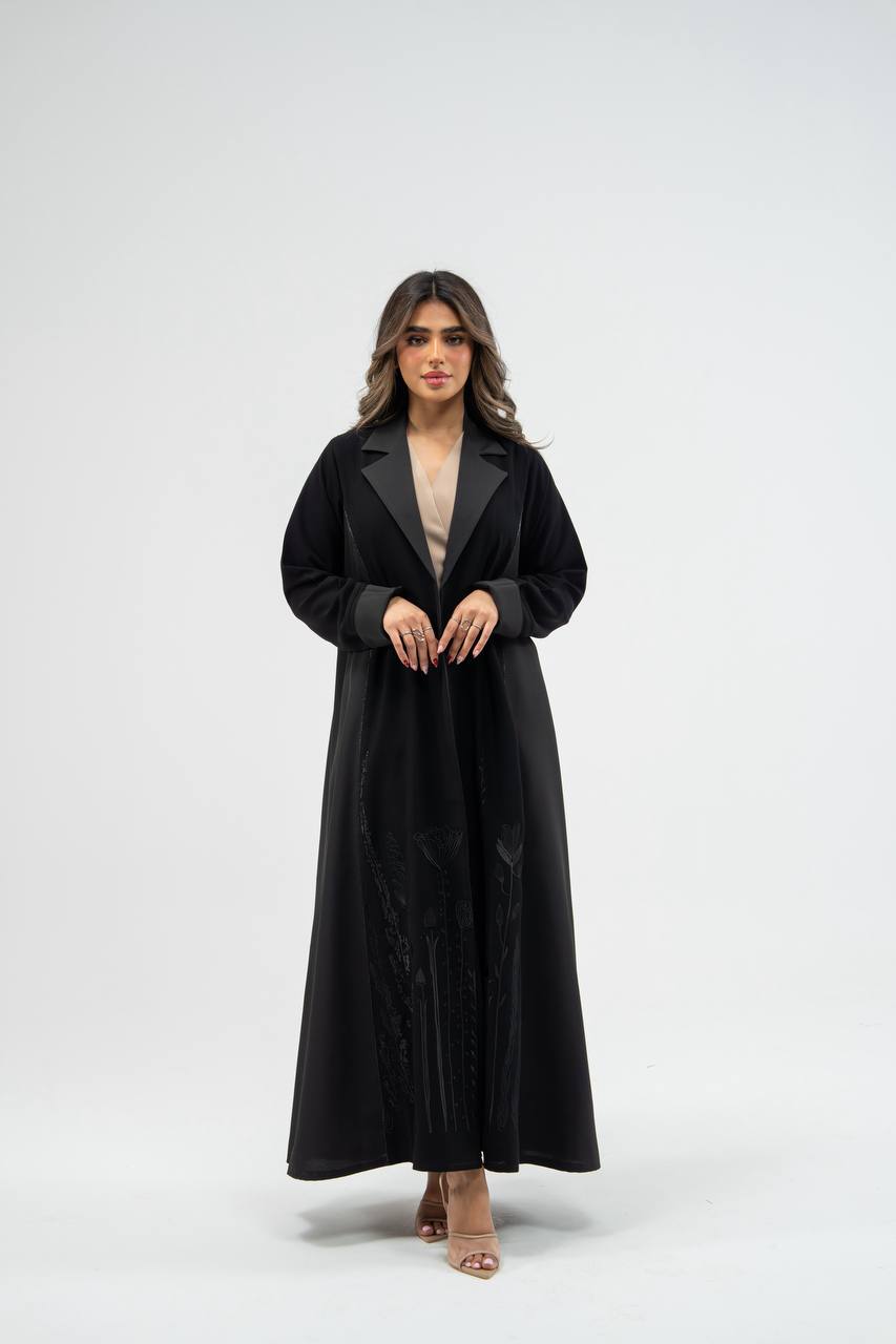 عباية بخام كريب باللون الاسود مع تطريز . C: 6712 black crepe
