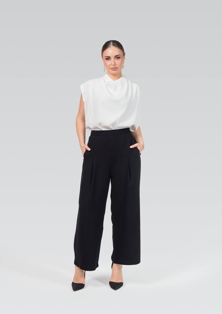 White blouse and trousers set.C:261