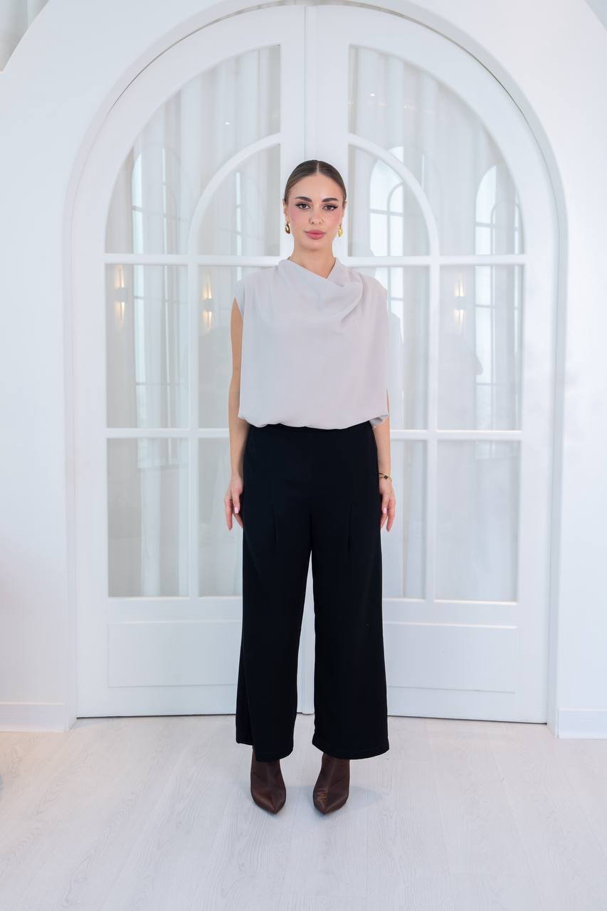 Blouse and trousers set.C:261