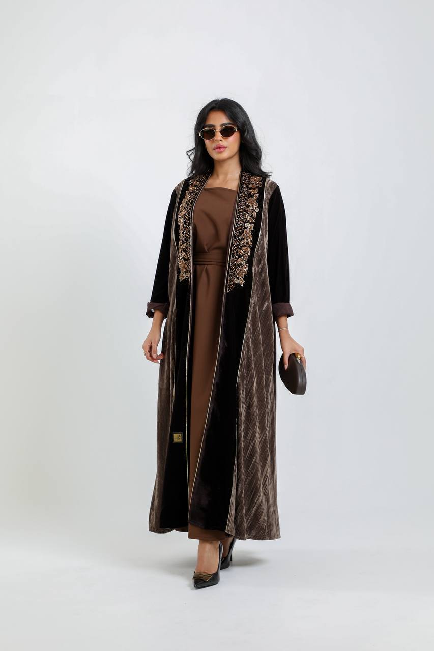 Velvet and crushed velvet abaya with hand embroidery. C:6722