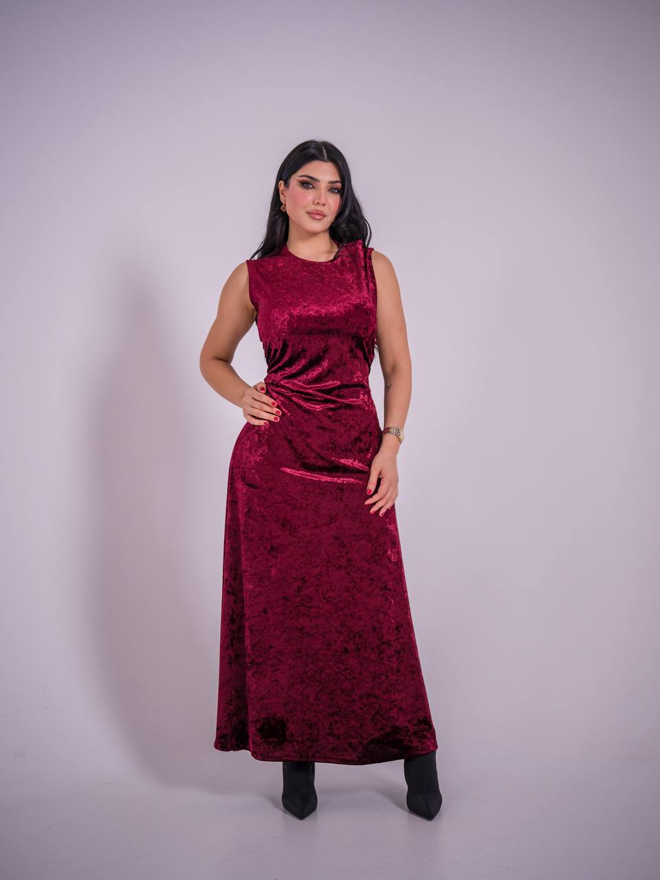 Burgundy velvet dress. C:223 Red