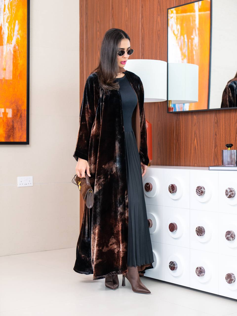 Abaya made of patterned velvet. C:6739