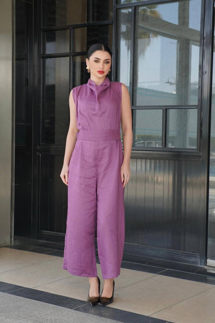 Pink linen jumpsuit. C:196