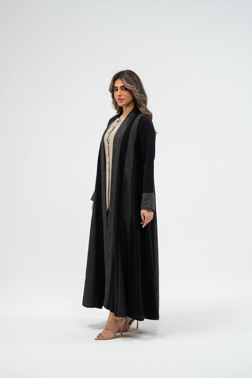 عباية بخام كريب مع الجاكار باللون الاسود . C: 6774 black crepe