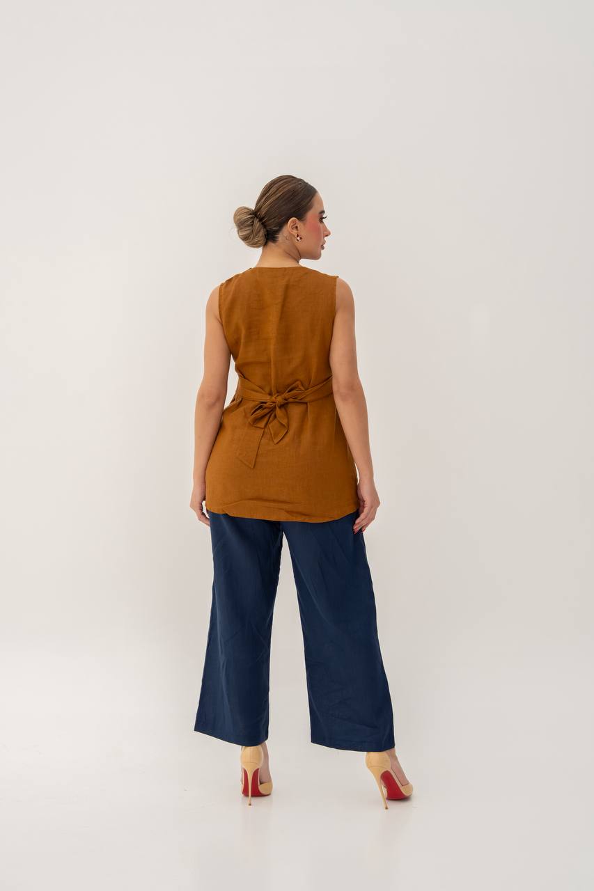 Camel-colored blouse and trousers set, linen.C:357