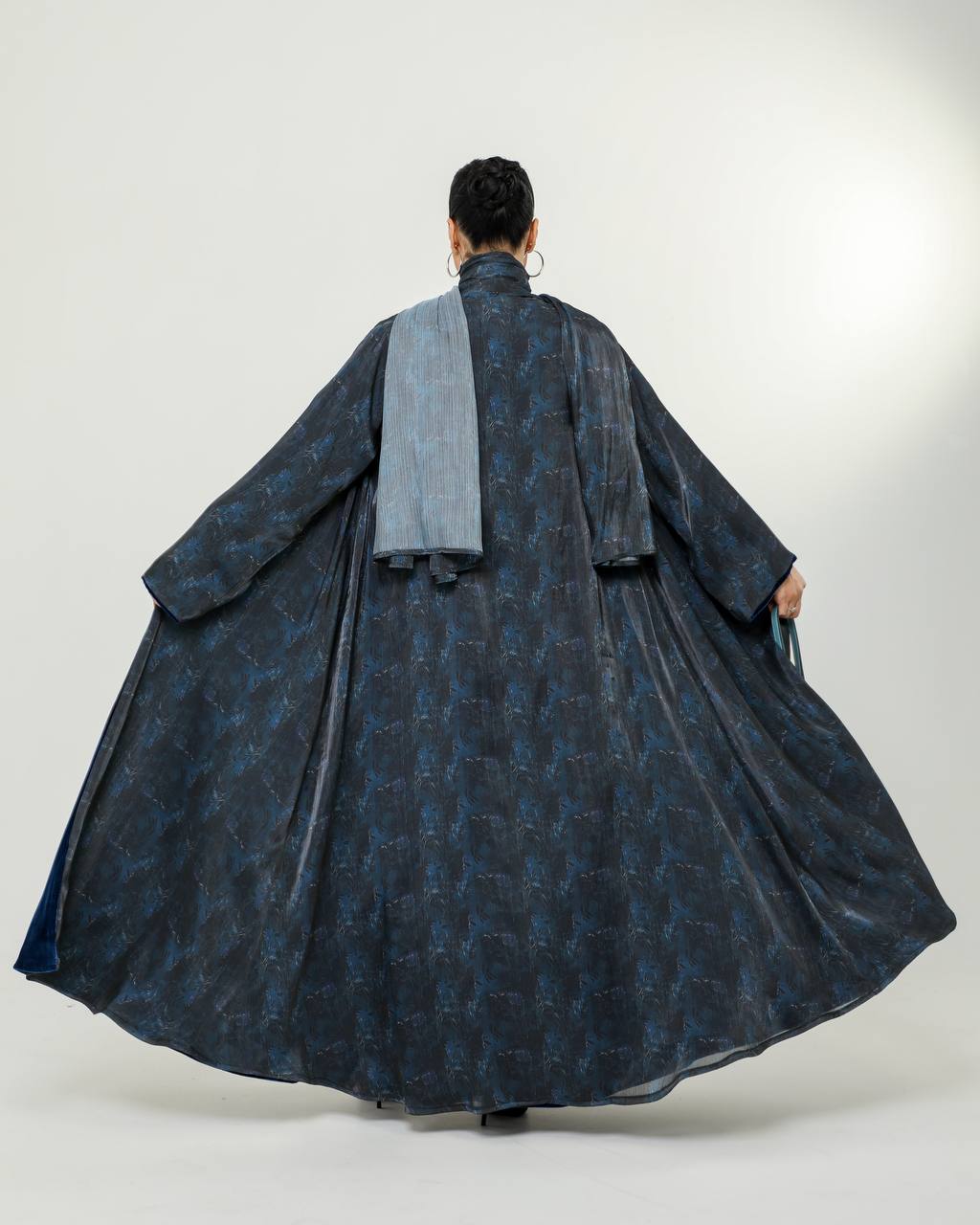 Double-face abaya made of organza fabric with navy velvet material. C:6726