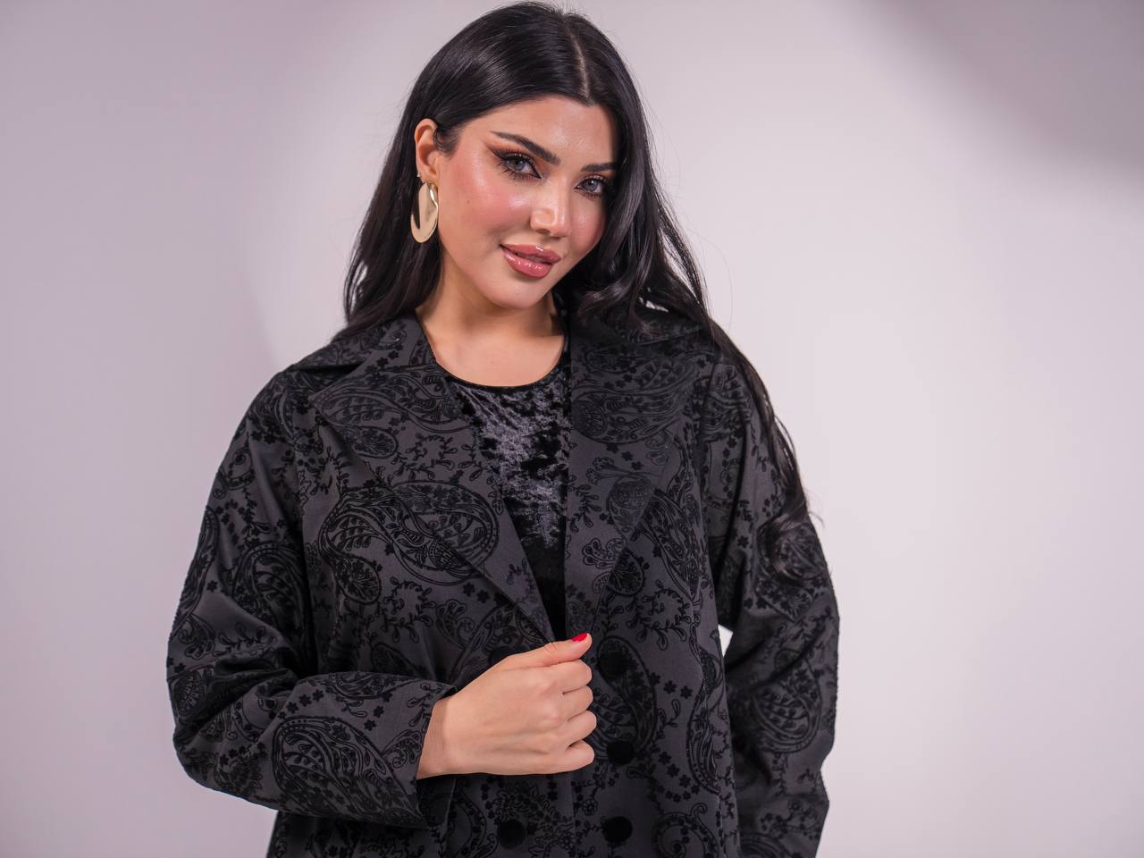 Blazer abaya in printed crepe fabric, in black.C:6732