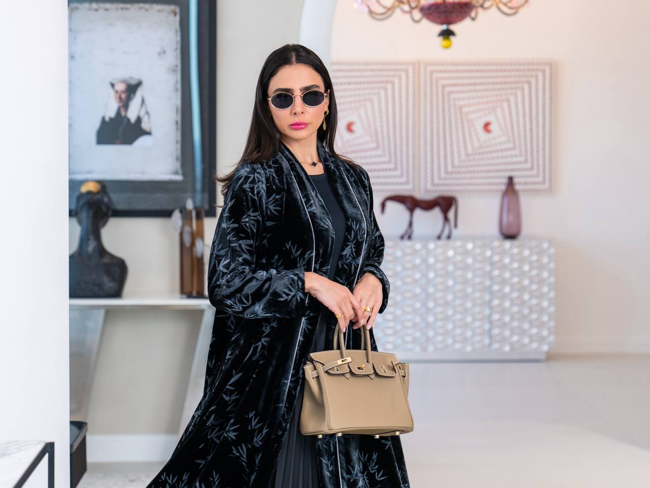 Abaya made of patterned velvet. C:6738