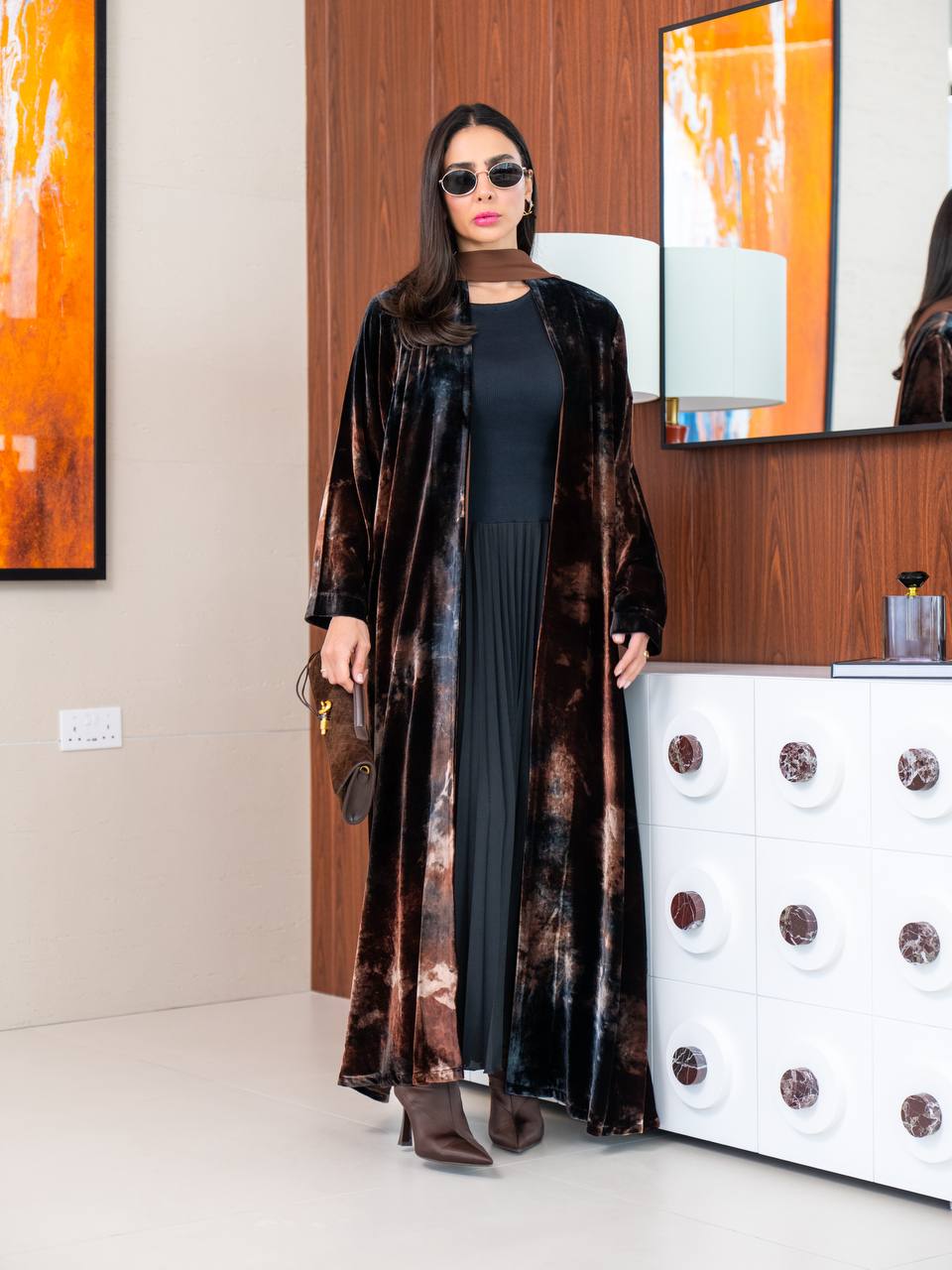 Abaya made of patterned velvet. C:6739