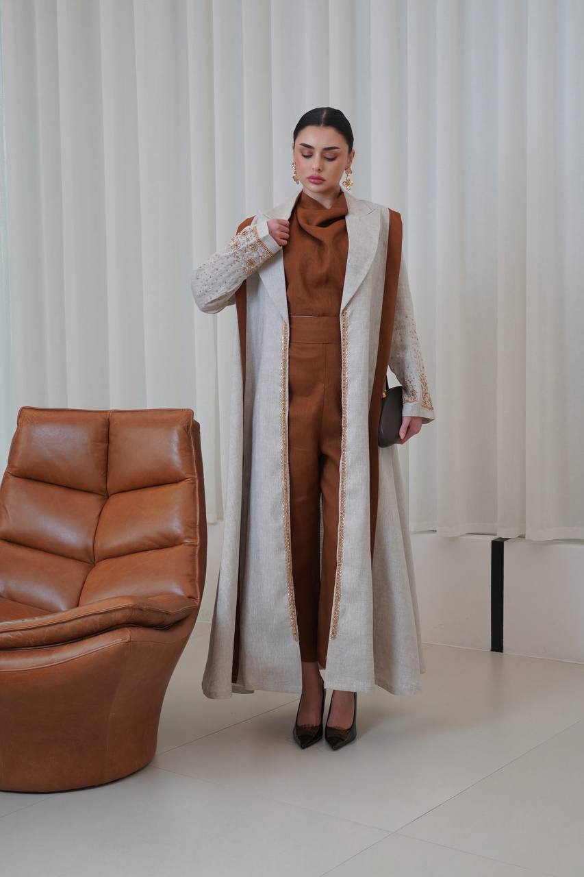 عباية بليزر لينن باللون البيج مع شك يدوي . C:6751