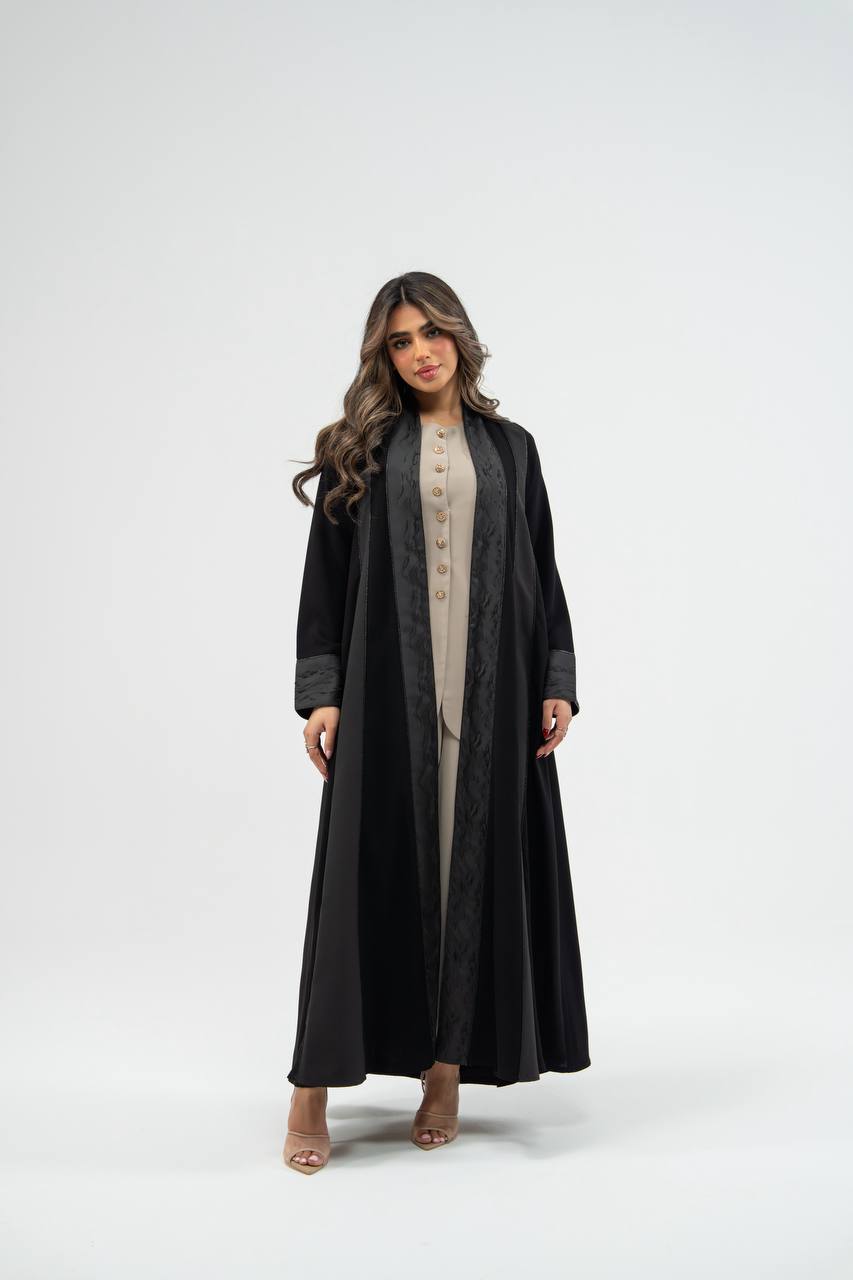 عباية بخام كريب مع الجاكار باللون الاسود . C: 6774 black crepe